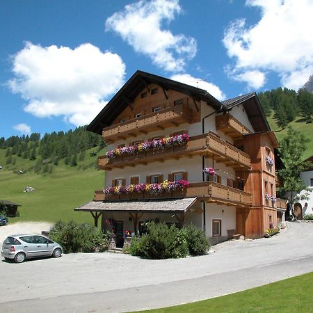 Pension Garni Plang St. Kassian Exterior foto