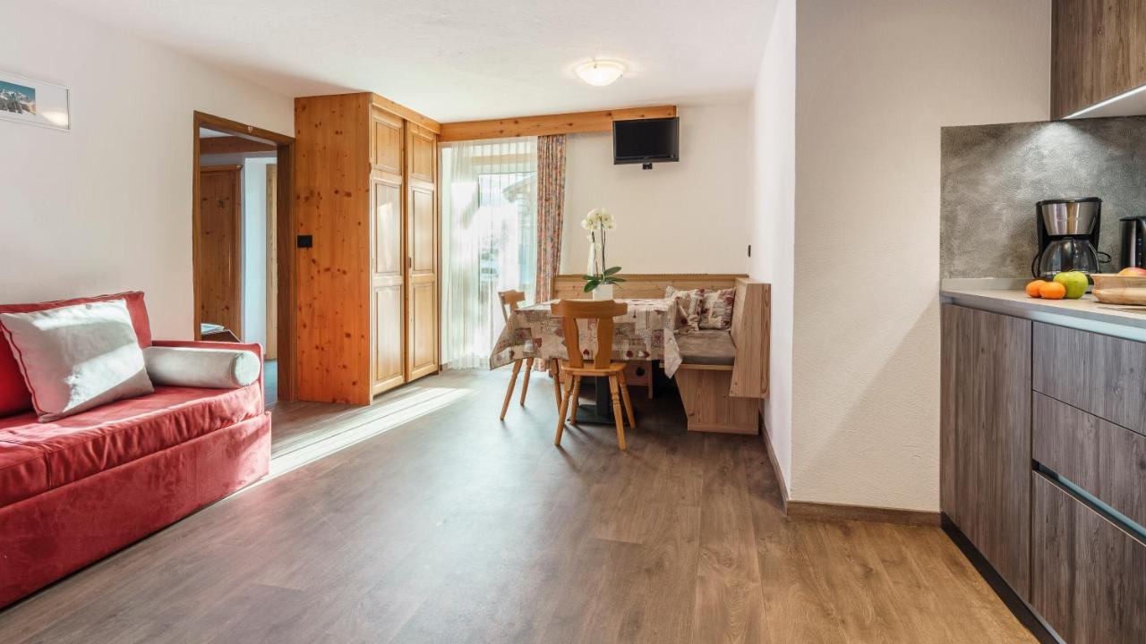 Pension Garni Plang St. Kassian Exterior foto