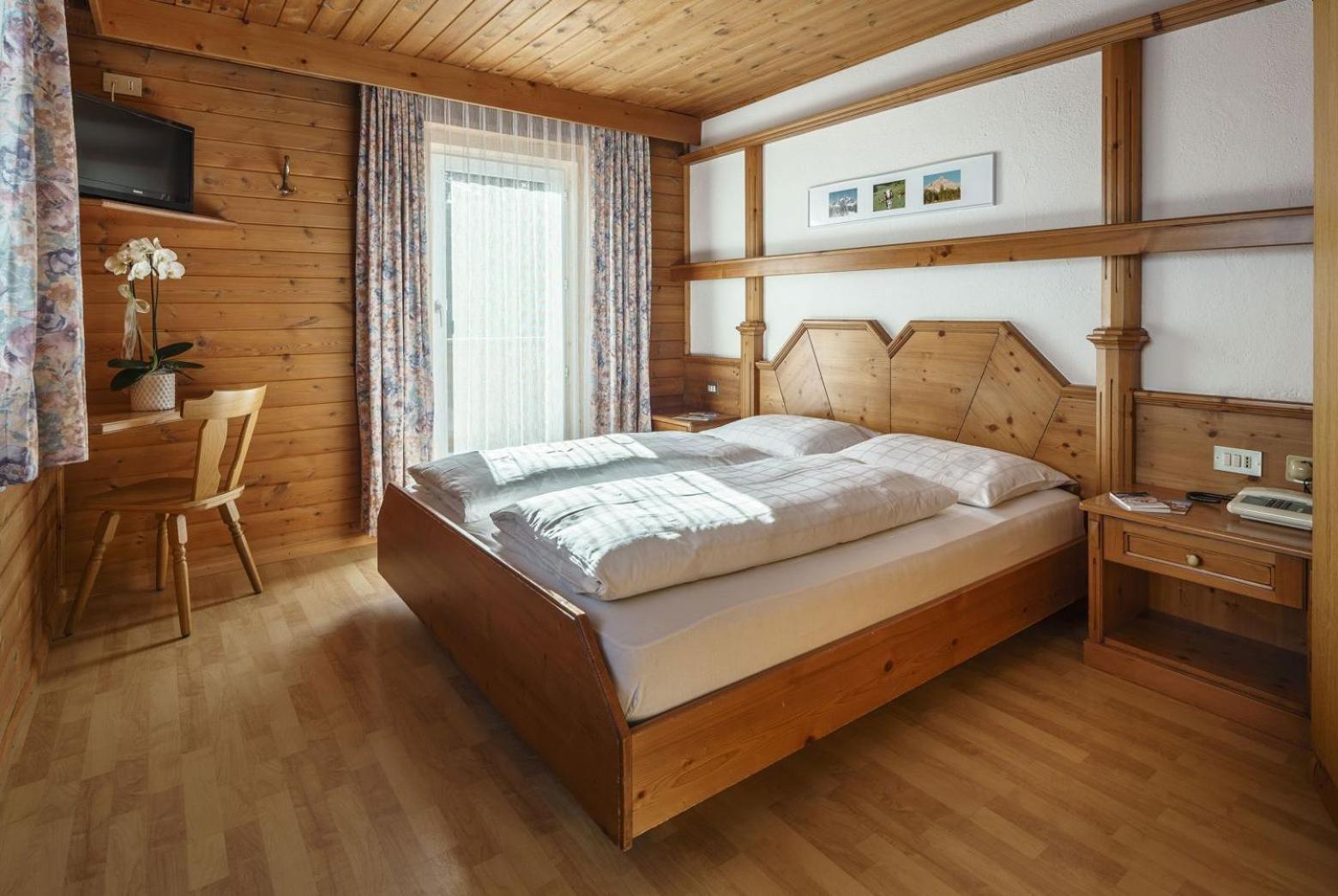 Pension Garni Plang St. Kassian Exterior foto